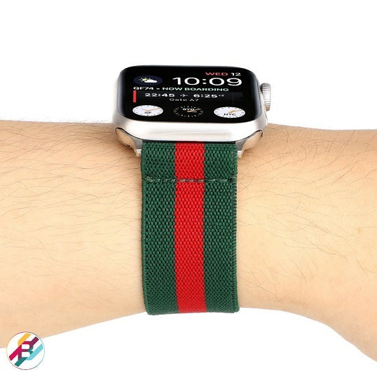 Cinturino Apple Watch in nylon elastico verde vista mano